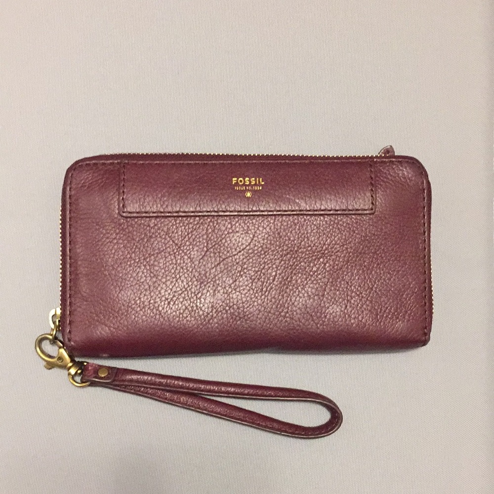 FOSSIL Leather Wristlet Wallet (Burgundy)